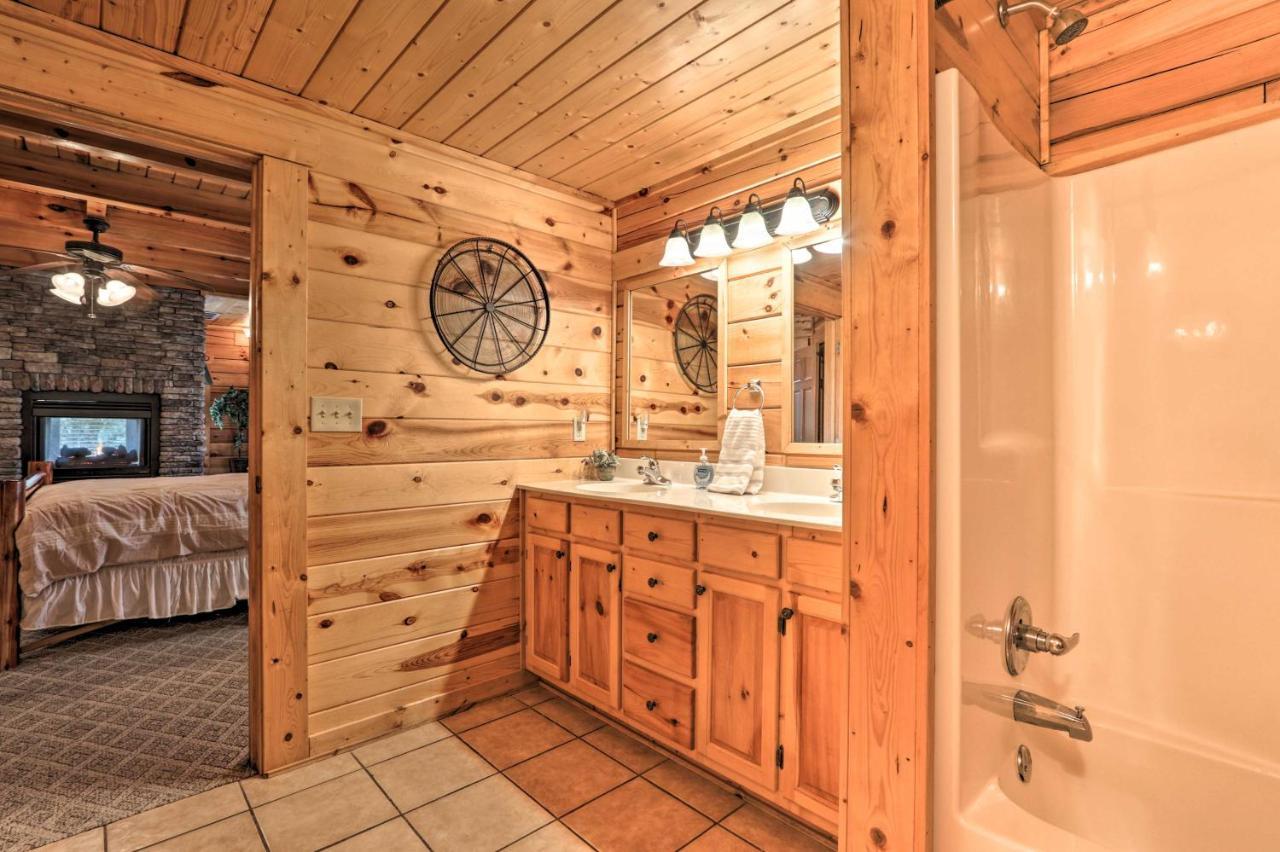 Pigeon Forge Cabin With Games, 1 Mi To Parkway! Extérieur photo
